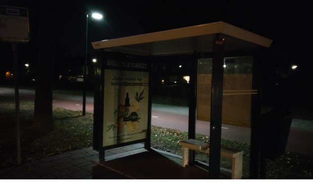 Vrijdagavond 5 oktober brandde het licht in de abri toch echt niet.