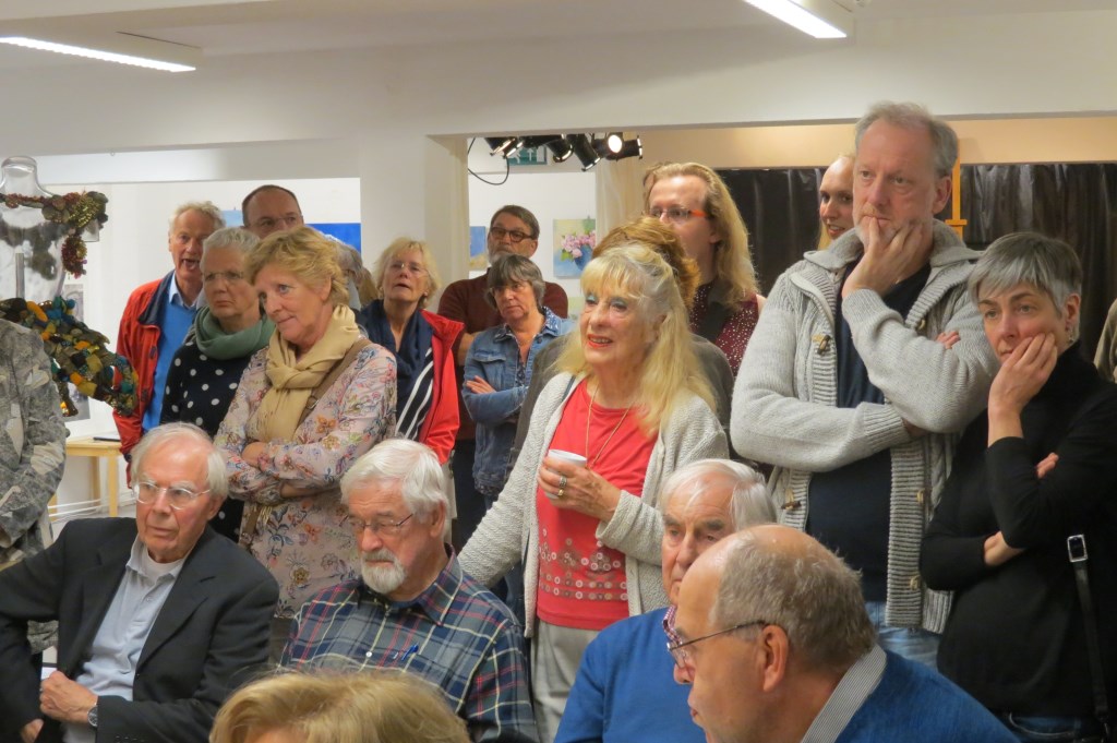 Veel bezoekers woonden de opening bij.