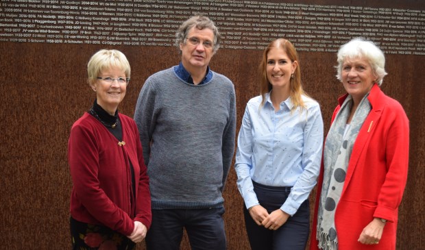 Lauk Spelberg, Evert van Leersum, Janneke van Valkenburg en Koosje Vos-Butijn heten iedereen van harte welkom tijdens Allerzielen.