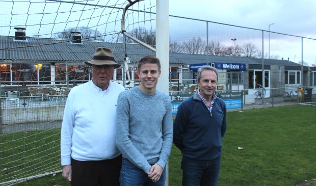 SVM en Kevin Ligtermoet vinden dat de eerste doelen zijn gehaald. V.l.n.r.: Bestuursvoorzitter Frans van der Tol, trainer-coach Kevin Ligtermoet en Hoofd Technische Zaken Wout van Dronkelaar.