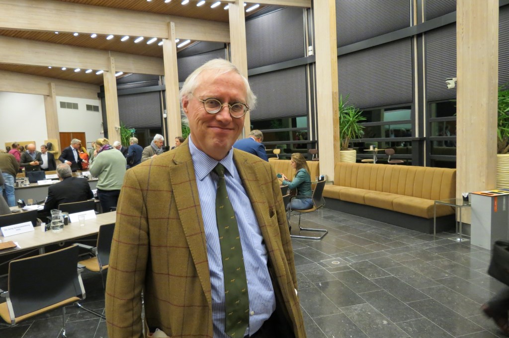 Henric de Jong Schouwenburg werd gekozen als voorzitter van een raadscommissie.