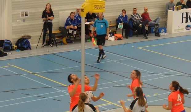 DOS kan de korf niet goed vinden en gaat met 29-18 ten onder.
