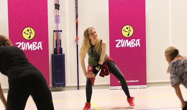 Marjolein Hendrickse geeft Zumba-lessen voor het goede doel. (foto Betty van Wijhe)