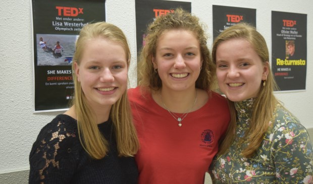 Nienke (l), Florence (m) en Janne (r) hopen dat de TEDx weer net zo'n succes wordt als voorgaande jaren.