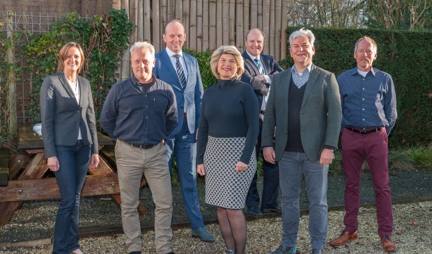 CDA top zeven, van links naar rechts: Margriet van de Vooren (Bilthoven), Arjan Muijs (Hollandsche Rading), Cornel Boere (Westbroek), Madeleine Bakker (lijsttrekker), Martijn Koren (De Bilt), Werner de Groot (Maartensdijk)en Teus Spelt (Groenekan).