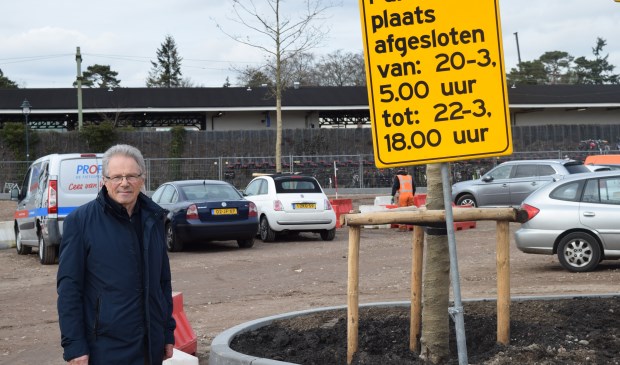 Hein Reedijk hoopt dat de nieuwe gemeenteraad nu eindelijk eens iets gaat doen aan het parkeerbeleid in Bilthoven Centrum.
