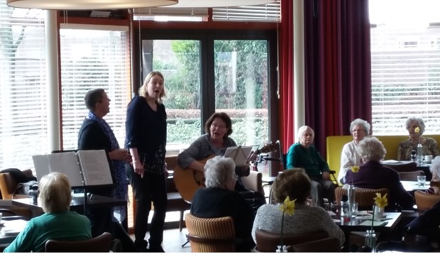 De zingende jukebox laat oude tijden herleven.
