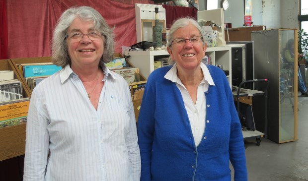 Inemie Gerards (links) en Monique de Blaey, voorzitter van de projectcommissie.