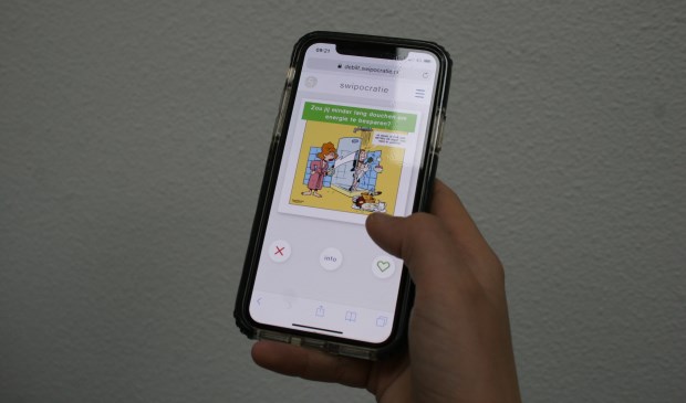Jongeren geven hun mening mobiel.
