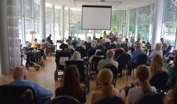 Woensdag 6 juni vond de opening plaats van de expositie Levensverhalen in Huize Het Oosten in Bilthoven, een project voor alle brugklassers van Het Nieuwe Lyceum.