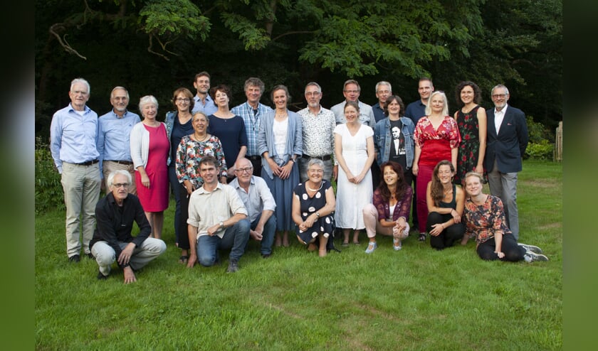 De 25 nieuwe gediplomeerde IVN-natuurgidsen.