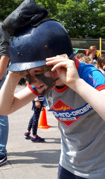 Brandweer race tijdens de Spel-dag op de Groen van Prinstererschool.