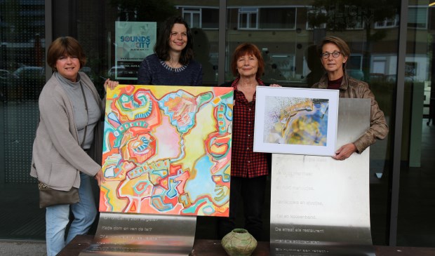 V.l.n.r. voor Het Lichtruim: Susan van Duijkeren-Gerritsen, Emmy de Jong, Cathy Worrell en Annemieke Keijzer.