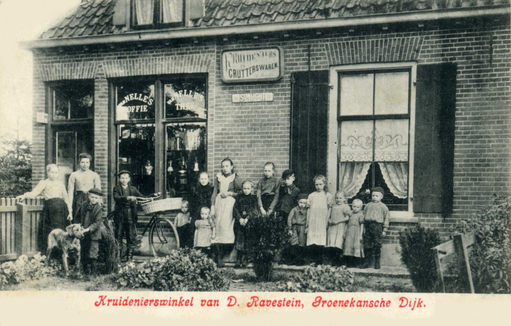 Kruidenierswinkel van Ravestein te Groenekan.