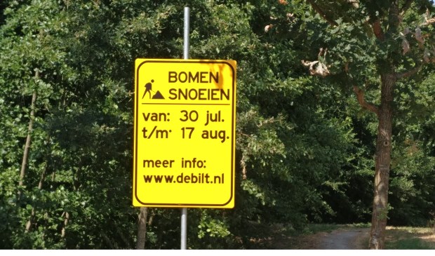 Dit bord staat bij nu de ingang van het fietspad Beukenlaan nabij de rotonde Groenekanseweg.