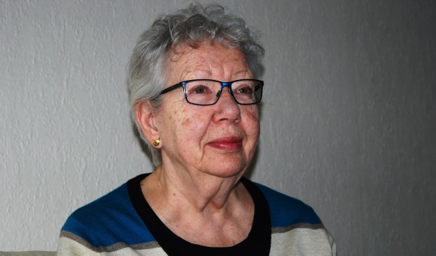 Mien Houtzager: 'Ik kan het iedereen aanbevelen die moeite heeft met het zelf boodschappen doen. De vrijwilligers zijn bijzonder aardig en behulpzaam, de uitjes zijn gezellig en je komt eens ergens anders.'