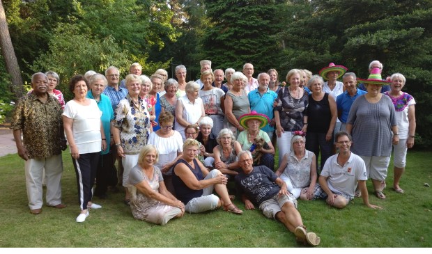 Leden van BCC '86 tijdens de afsluiting van het seizoen bij Midgetgolf Bilthoven.