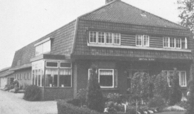 De boerderij ziet er ook in de eenentwintigste eeuw uit als een groot landhuis.