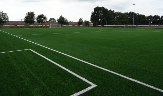 SVM kan zeker weer 10 jaar vooruit met het nieuwe kunstgrasveld.