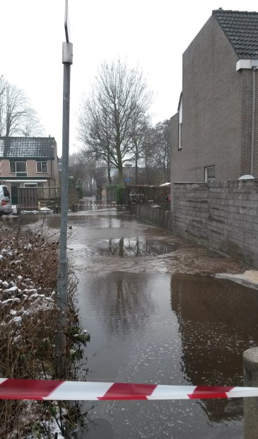 Dertien uur geen water