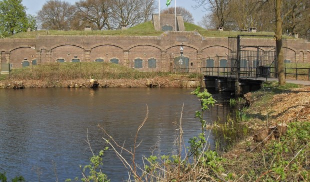 Fort Ruigenhoek en toegangshek