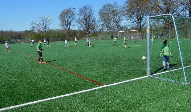 Onder frisse, maar lekkere voetbalomstandigheden werden alle wedstrijden gespeeld.