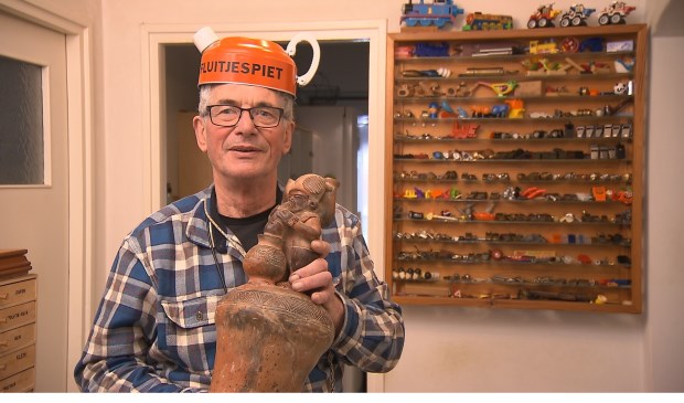 Piet Visser is met zijn fluitjes-verzameling te zien in Verzamelkoorts! (foto Persdesk.nl)