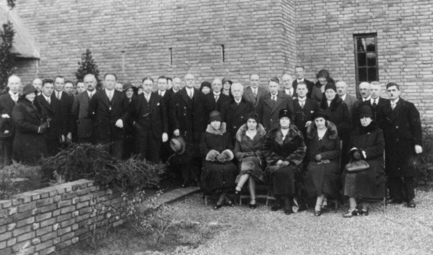 De Van Everdingenschool: het gebouw werd op 23 januari 1932 in gebruik genomen en was gelegen aan de Soestdijkseweg Zuid.