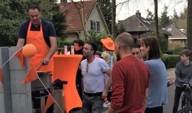 Hollandsche Rading kleurt oranje