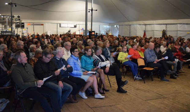 Het eerste jaar trok de tentdienst al veel belangstellenden.