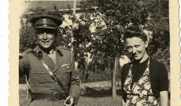 Majoor Boellaard en Annette, de Franse vrouw die de gevangenen van Natzweiler hielp waar dat maar mogelijk was’