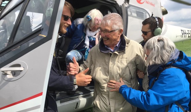 Met een helikoptervlucht gaat voor een aantal mensen een Gouden wens in vervulling.