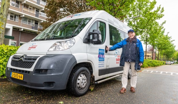 De BoodschappenPlusBus wordt vaak gereden door vrijwilliger Richard.