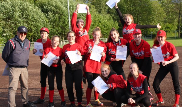 De Centrals is een aantal gediplomeerde umpires rijker.