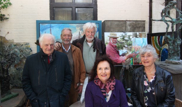 Wethouder Dolf Smolenaers op 12 september 2019 bij de onthulling van het beeld 'Fietsspel' nabij het station in Bilthoven. (foto Guus Geebel)