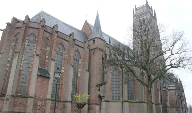 • De naamgenoten van Sint Maarten worden ontvangen in de kerk.
