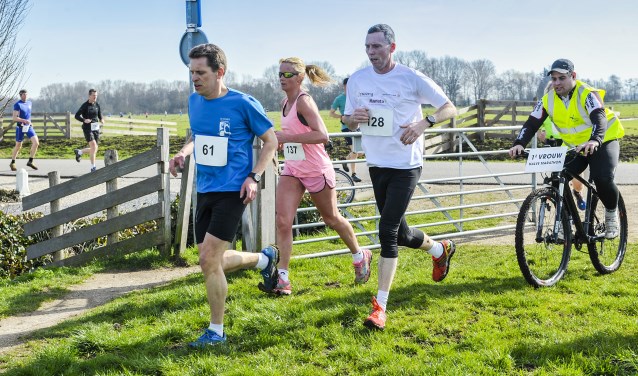 • Prachtig weer tijdens de Halve Natuurmarathon. (foto: wijntjesfotografie.nl)