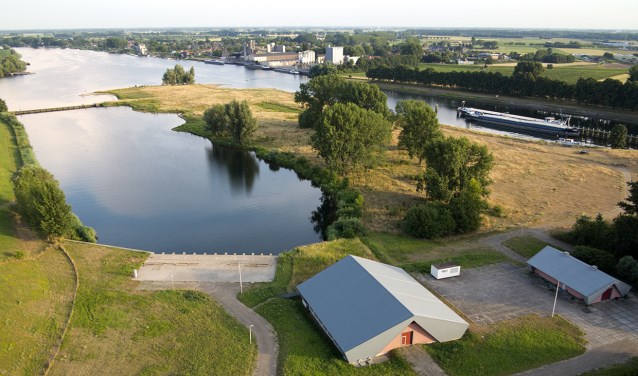 • De inlaat bij Dunea vanuit de lucht gefotografeerd.