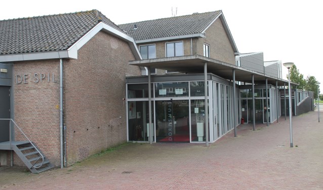 • Dorpshuis De Spil in Bleskensgraaf.