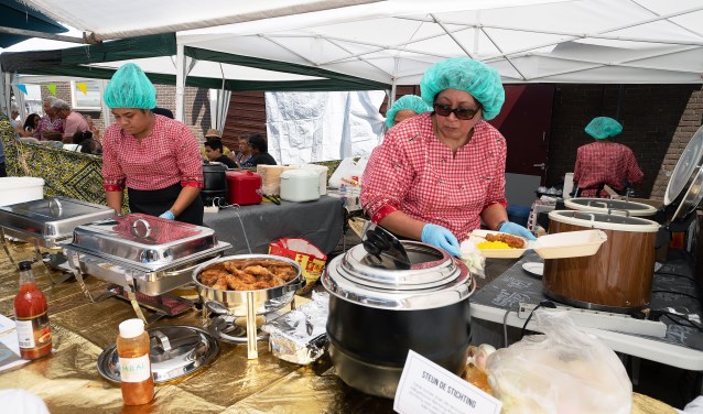 • Een pasar malam, zoals hier in Leerdam, past bij nader inzien niet in de Sint-Maartenskerk.