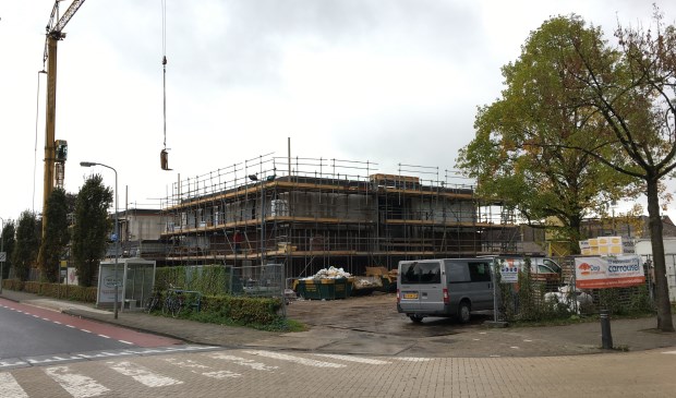 • De bouw van de nieuwe brede school in Asperen is in volle gang.