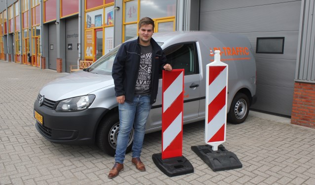• Tom de Ridder verhuurt en verkoopt verkeersmaterialen.