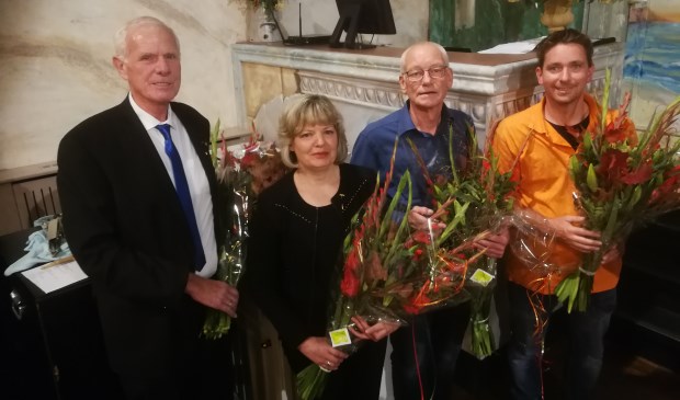 • De jubilarissen van Muziekvereniging Lekkerkerk.