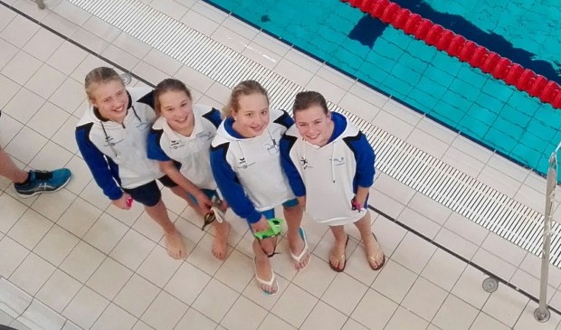 • Het Meisjes Estafetteteam van De Geul.