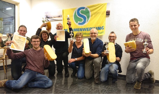 • De winnaars van de kaaskeuring.