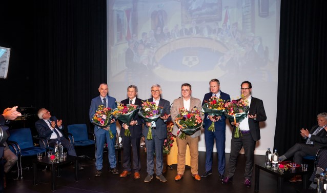 • V.l.n.r. Marcel Verweij (CDA), Aart de Leeuw (SGP), Wim van Barneveld (VHL Lokaal), Wil Heestermans (D66), André Landwehr (VVD) en Bram Schoonhoven (CDA)