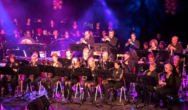 • Koninklijke Harmonie Semper Crescendo vierde vorig jaar het 130-jarig bestaan.