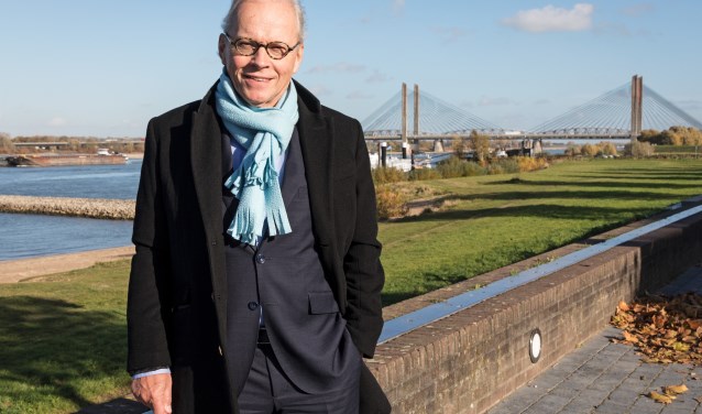 • Thom Ummels verhuist terug naar Lelystad.