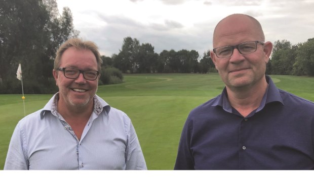 • Hans Schaap (links) en de manager, Joris Slooten (rechts).