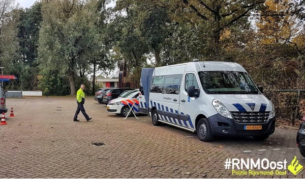 • De controle vond plaats op het parkeerterrein van DVC aan het Waalplantsoen.